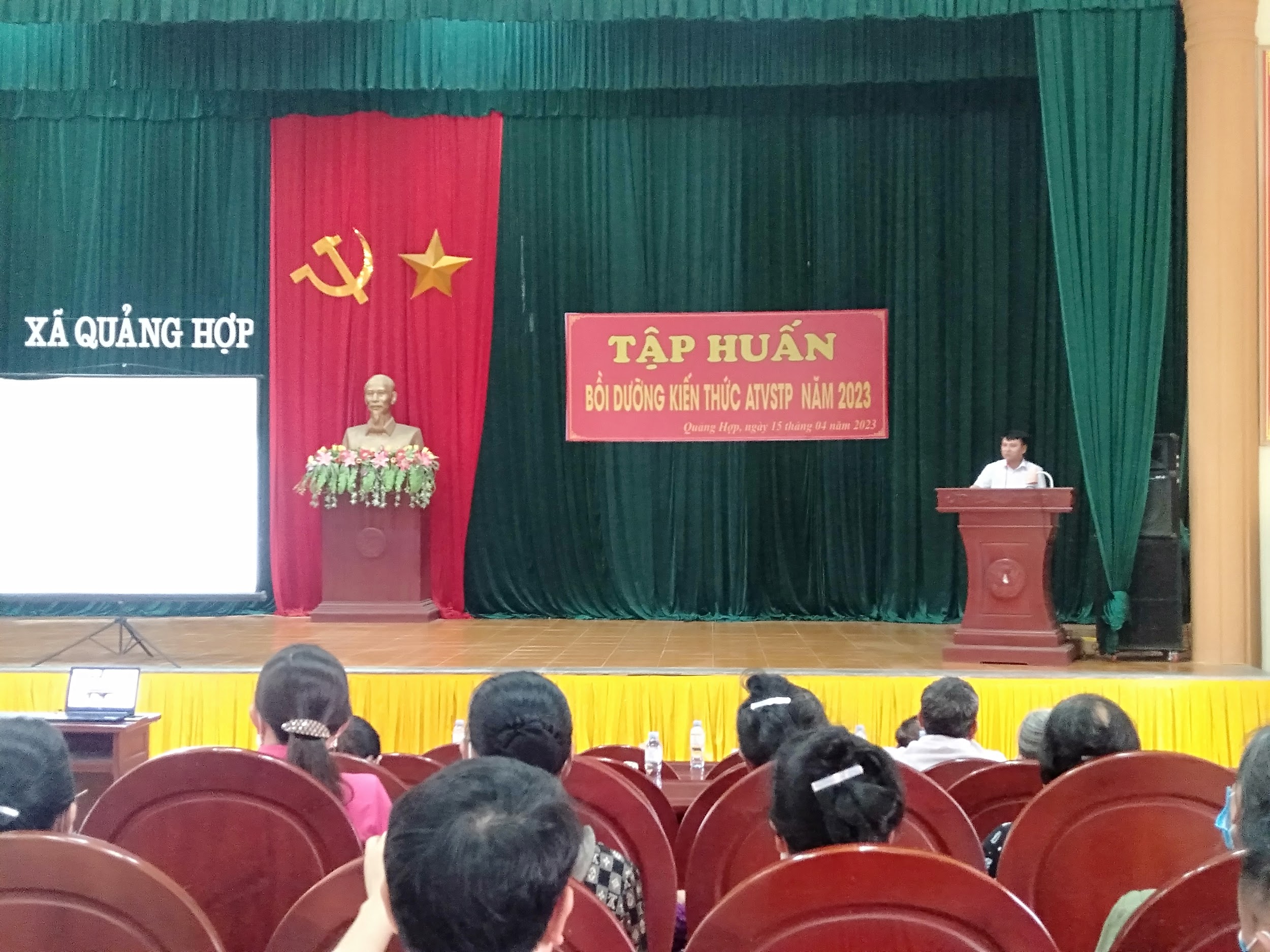 Ủy ban nhân dân xã Quảng hợp tổ chức Hội nghị tập huấn kiến thức an toàn thực phẩm năm 2023